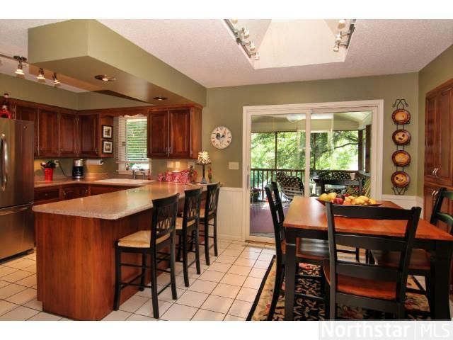 117 Krestwood Dr, Burnsville, MN 55337