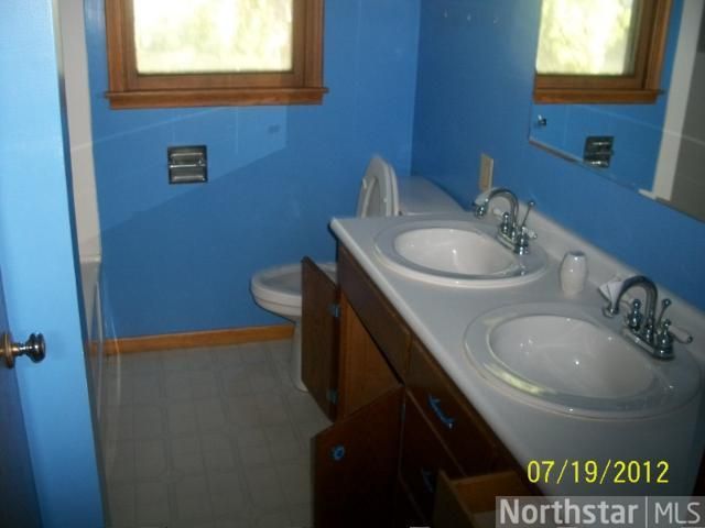 1212 Chandler Ave N, Glencoe, MN 55336