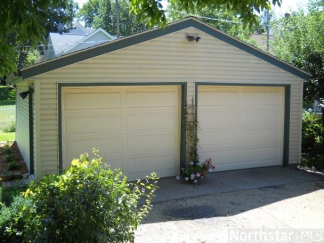 457 9th St, Red Wing, MN 55066