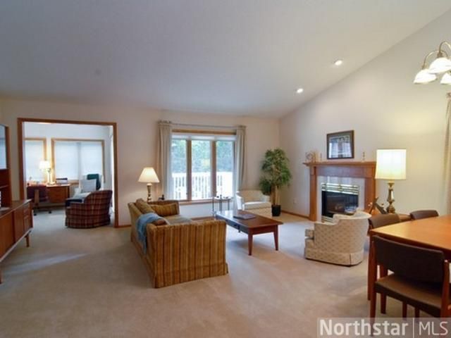 2125 Overlook Dr, Bloomington, MN 55431