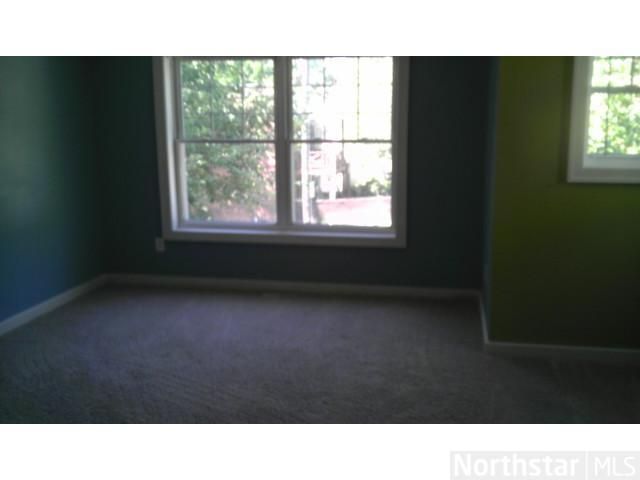 910 Farrington St, Saint Paul, MN 55117
