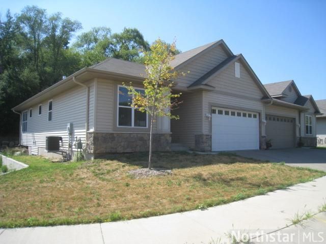10032 Lee Dr, Eden Prairie, MN 55347