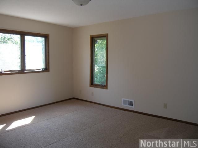 855 Gramsie Rd, Shoreview, MN 55126