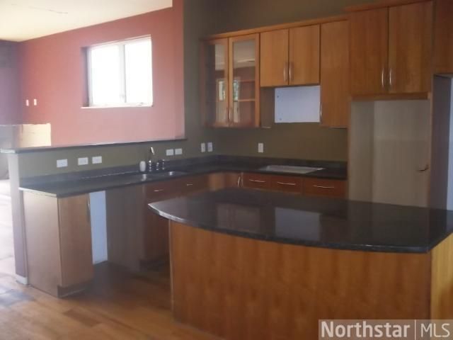2325 River Pointe Cir, Minneapolis, MN 55411