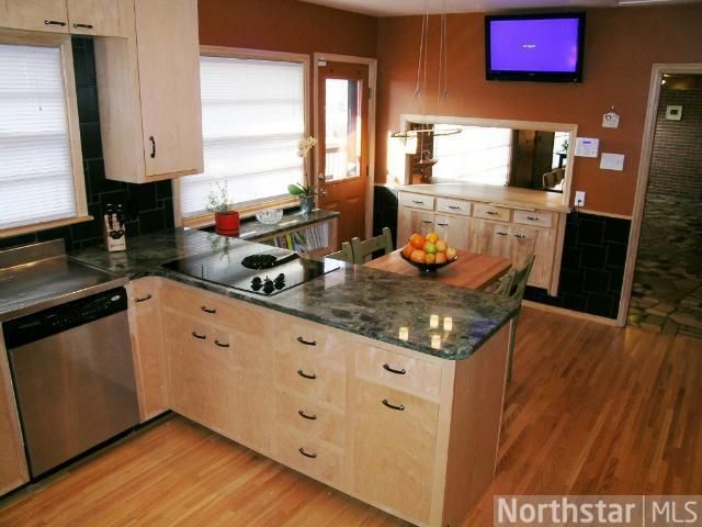2917 33rd Ave NE, Saint Anthony, MN 55418