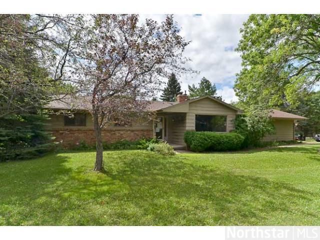 9185 Cedar Forest Rd, Eden Prairie, MN 55347