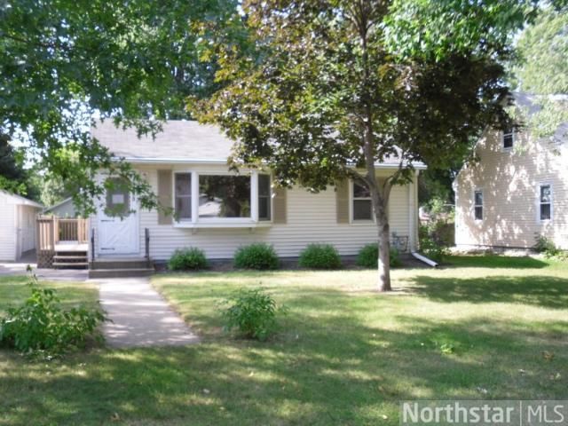 1456 Sandhurst Dr E, North Saint Paul, MN 55109