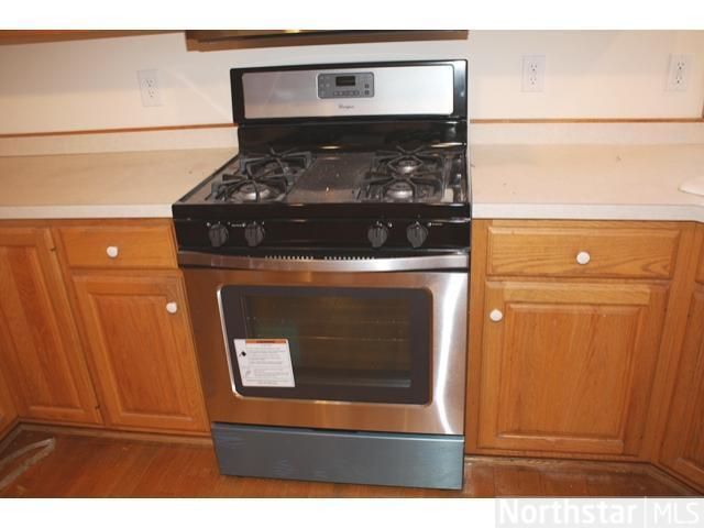 9121 Hampshire Ave N, Brooklyn Park, MN 55445