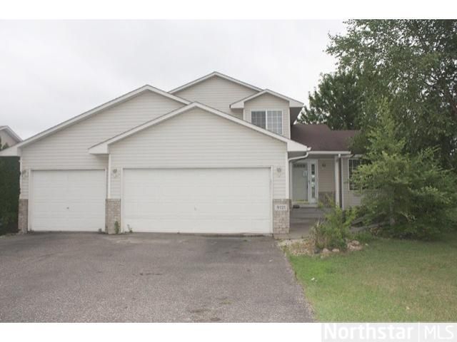 9121 Hampshire Ave N, Brooklyn Park, MN 55445