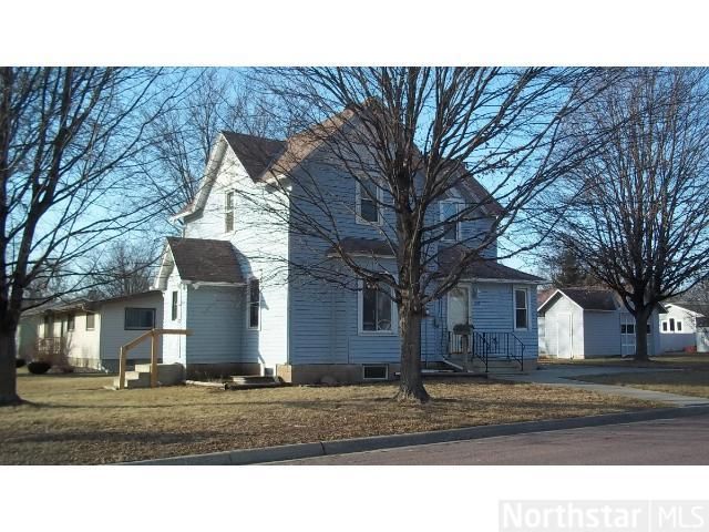 1629 14th St E, Glencoe, MN 55336