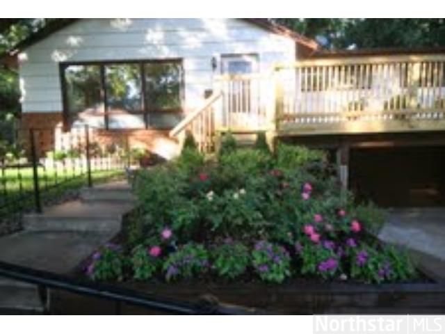 620 Desnoyer Ave, Saint Paul, MN 55104