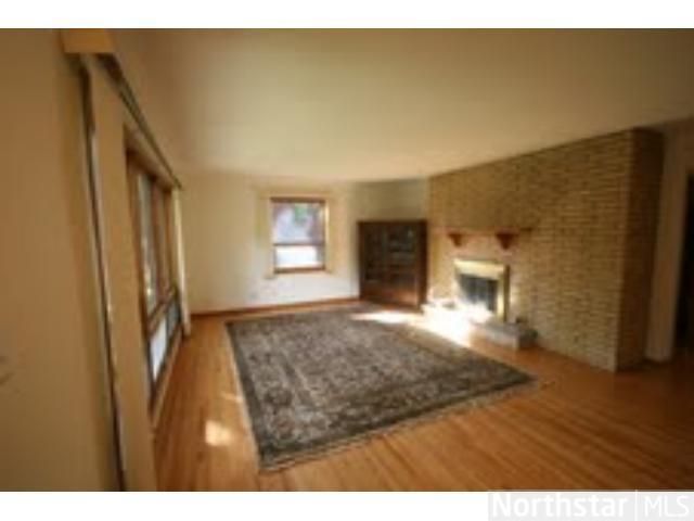 620 Desnoyer Ave, Saint Paul, MN 55104