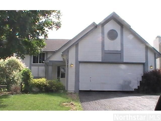 1377 Silverwood Rd, Woodbury, MN 55125