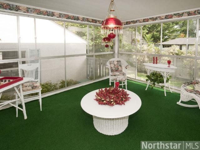 215 W 102nd St, Bloomington, MN 55420