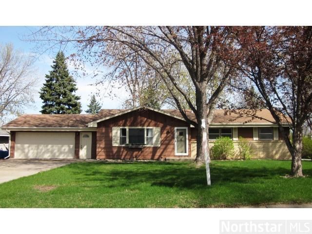 749 22nd Ave NW, New Brighton, MN 55112