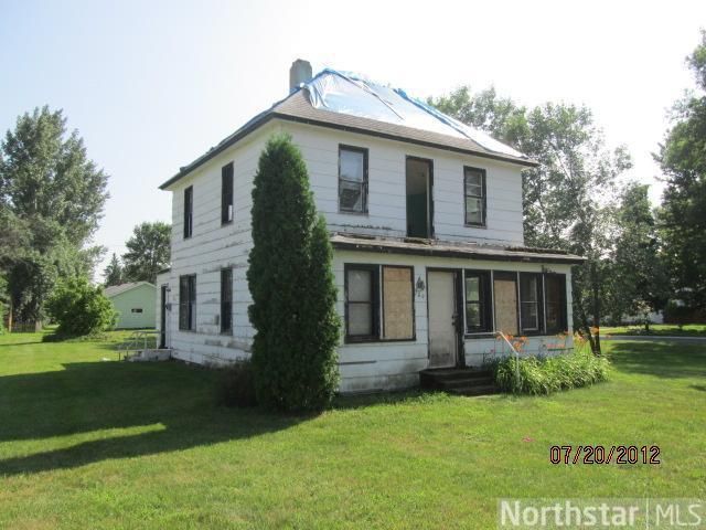209 Main St W, Isanti, MN 55040