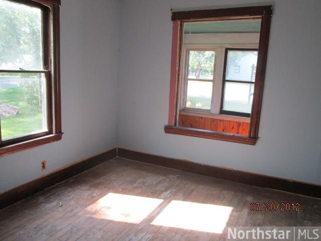 209 Main St W, Isanti, MN 55040