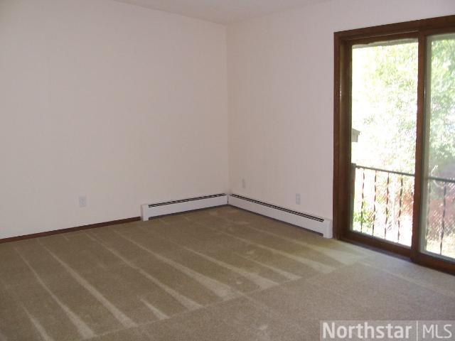 817 46 1/2 Ave NE, Hilltop, MN 55421