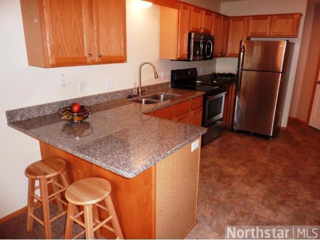 1733 Riverwood Dr, Burnsville, MN 55337