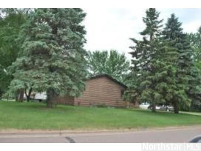 704 Baxter St N, Champlin, MN 55316