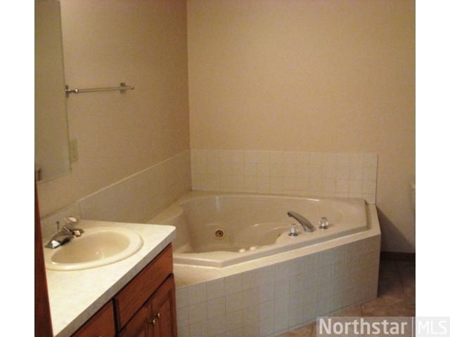 478 Larpenteur Ave W, Saint Paul, MN 55113