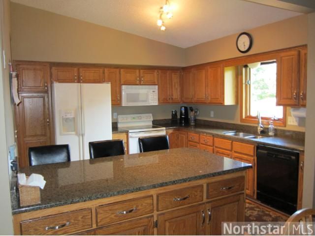 243 Oakwood Dr, Shoreview, MN 55126