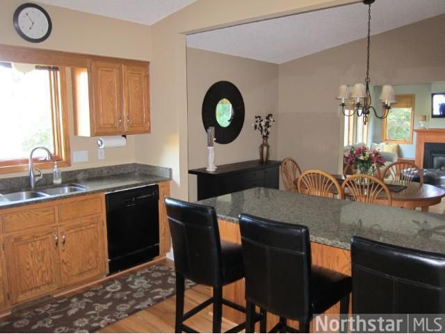 243 Oakwood Dr, Shoreview, MN 55126