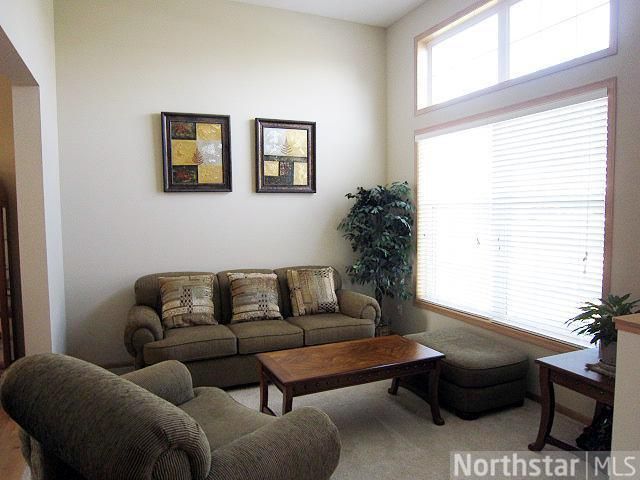 16311 Fallbrook Dr, Lakeville, MN 55044