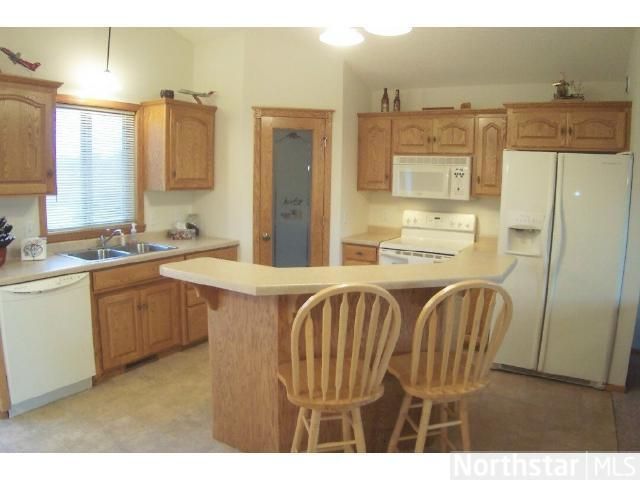 1016 Strawberry Ct, Sauk Rapids, MN 56379