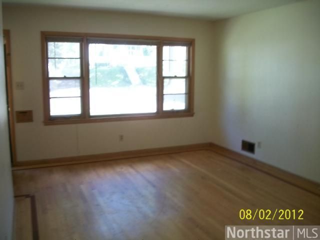1099 Arundel St, Saint Paul, MN 55117