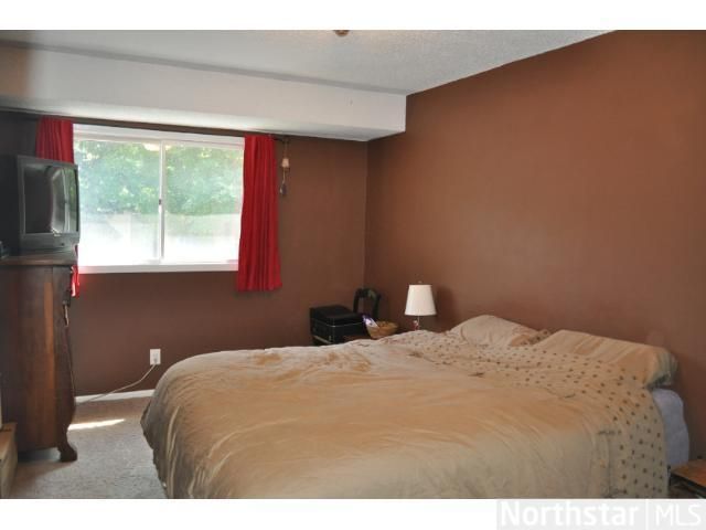 1684 Hickory Ln, Eagan, MN 55122