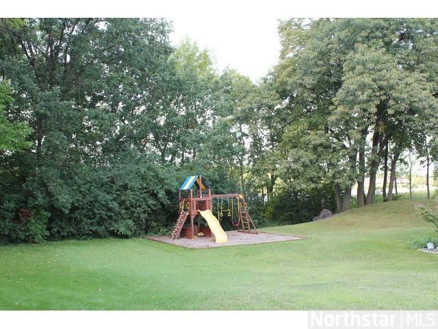 1005 Shoreline Dr, Howard Lake, MN 55349