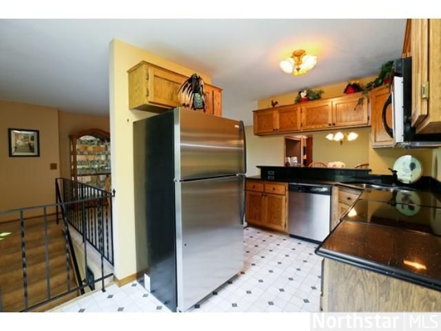 4263 Parkview Ct, Vadnais Heights, MN 55127