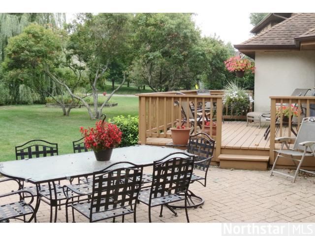2266 Copperfield Dr, Mendota Heights, MN 55120