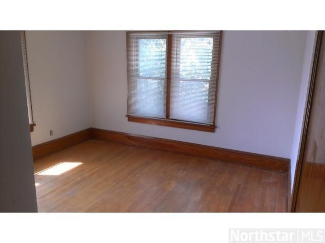 1054 Argyle St, Saint Paul, MN 55103