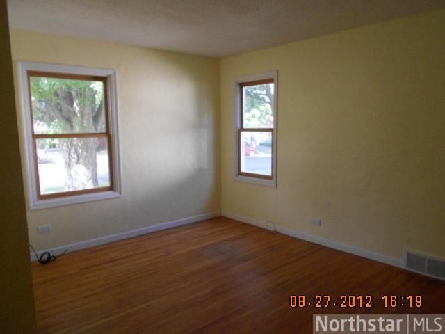 541 W 2nd St, Waconia, MN 55387
