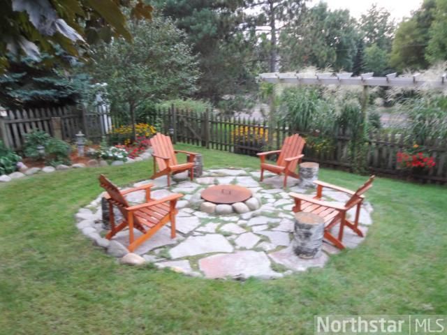 14380 Westridge Dr, Eden Prairie, MN 55347