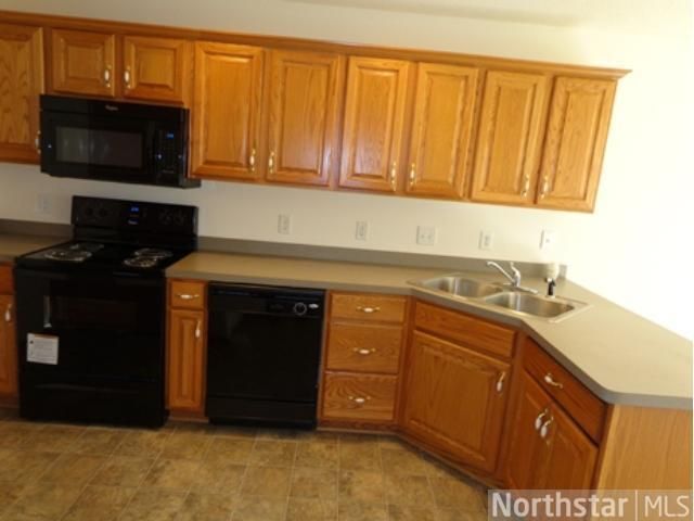 11255 Osage St NW, Coon Rapids, MN 55433
