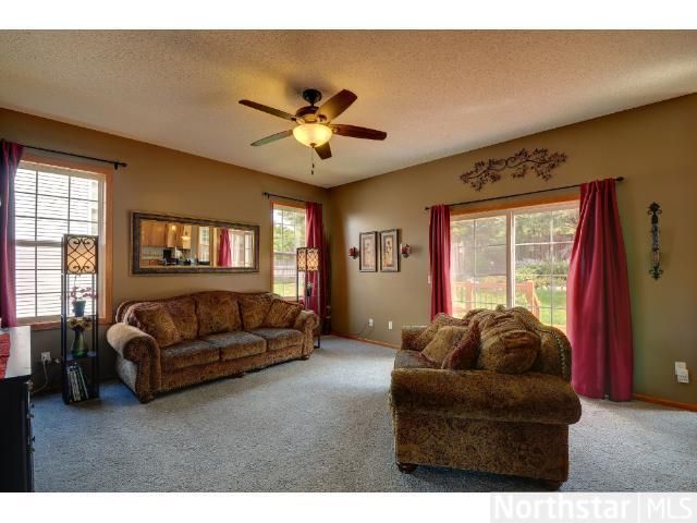 8685 Endicott Trl, Eden Prairie, MN 55347