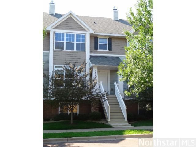 2831 Arona St, Roseville, MN 55113