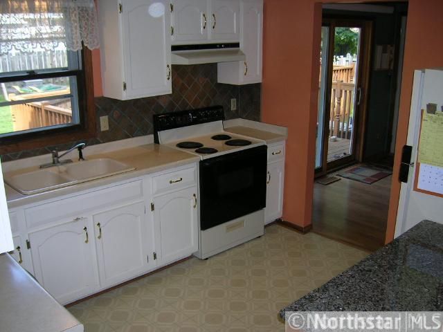 569 111th Ln NW, Coon Rapids, MN 55448