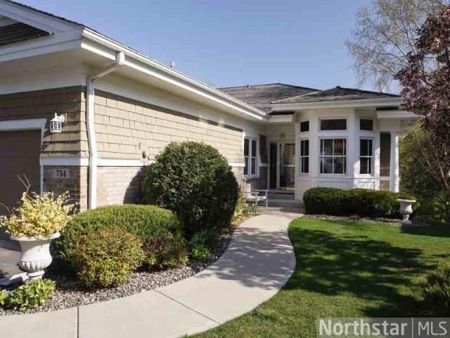 754 Widsten Cir, Wayzata, MN 55391