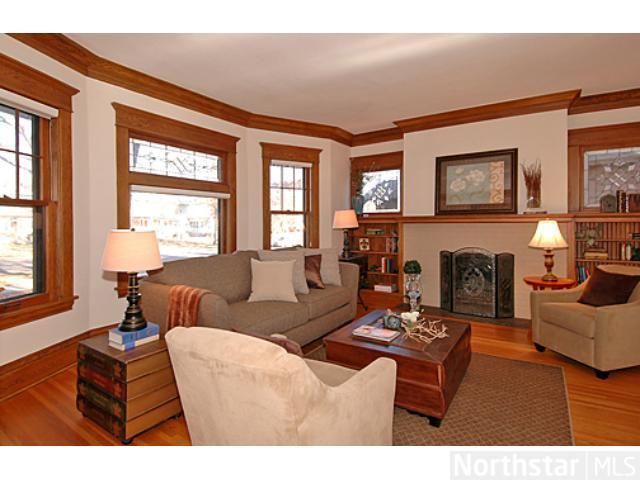 2092 Iglehart Ave, Saint Paul, MN 55104