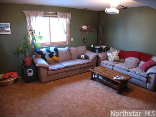10611 Opal St NE, Circle Pines, MN 55014