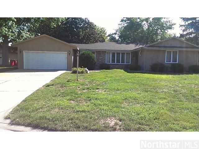 9511 Briar Cir, Bloomington, MN 55437