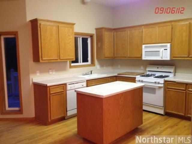 1013 Goldfinch Dr, Waconia, MN 55387