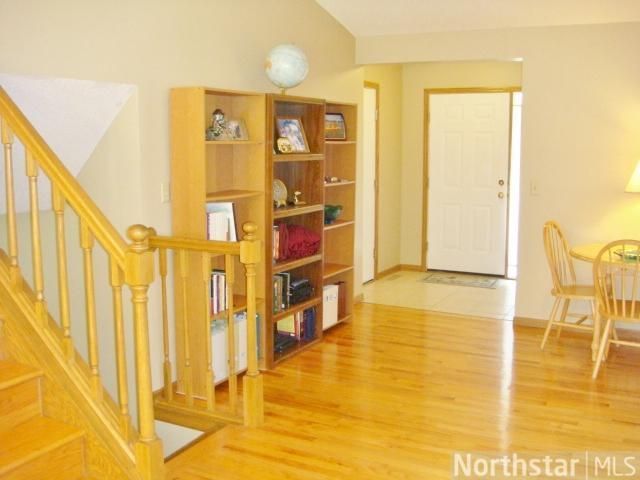 2909 Vanderbie St, Little Canada, MN 55117