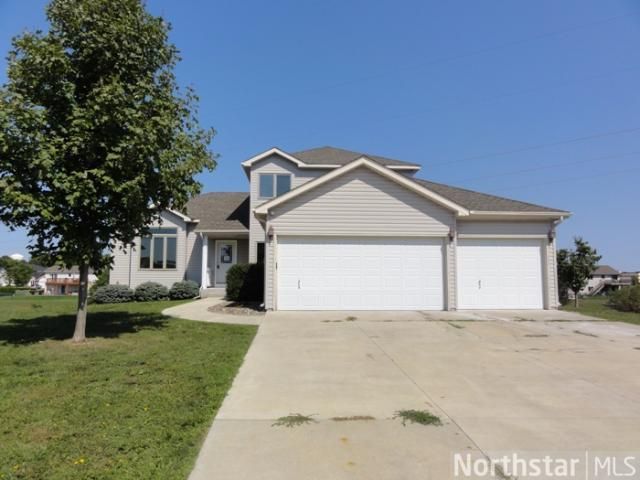 1271 Fireside Ct, Shakopee, MN 55379