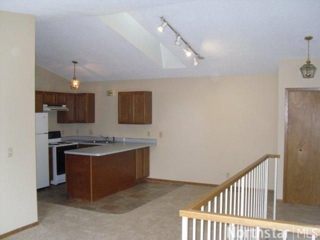 803 Parkside Dr, Vadnais Heights, MN 55127