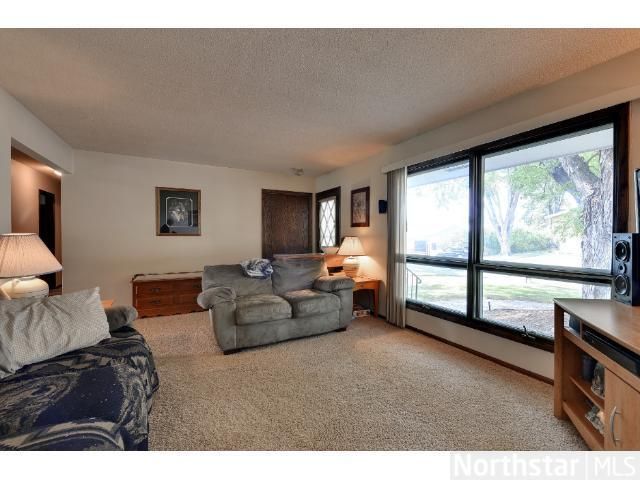 351 W 4th St, Waconia, MN 55387